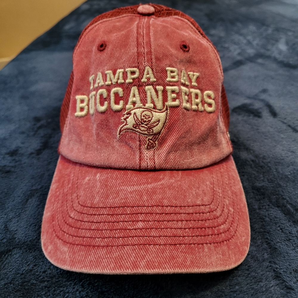 Tampa Bay Buccaneers Trucker Cap -'47 Brand - Maroon - BRAND NEW